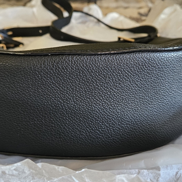 NWOT VICTORIA SECRET CRESENT BAG - Picture 3 of 8